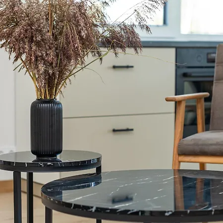 Amber Stone Monciskes *