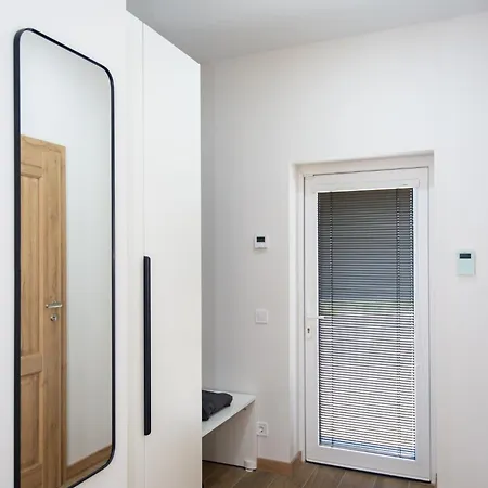 Amber Stone Monciskes